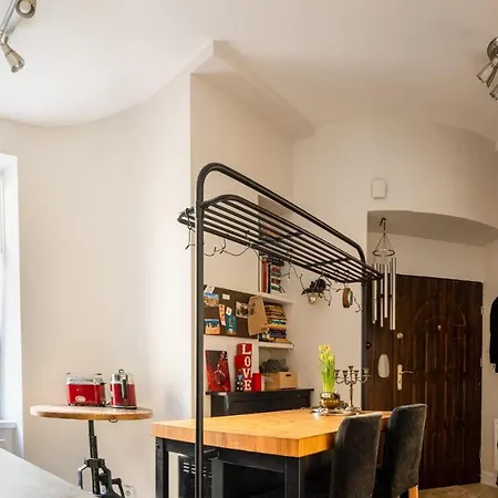 Stylish 2 Bed In Kazimierz, Near Wawel Castle Апартаменты